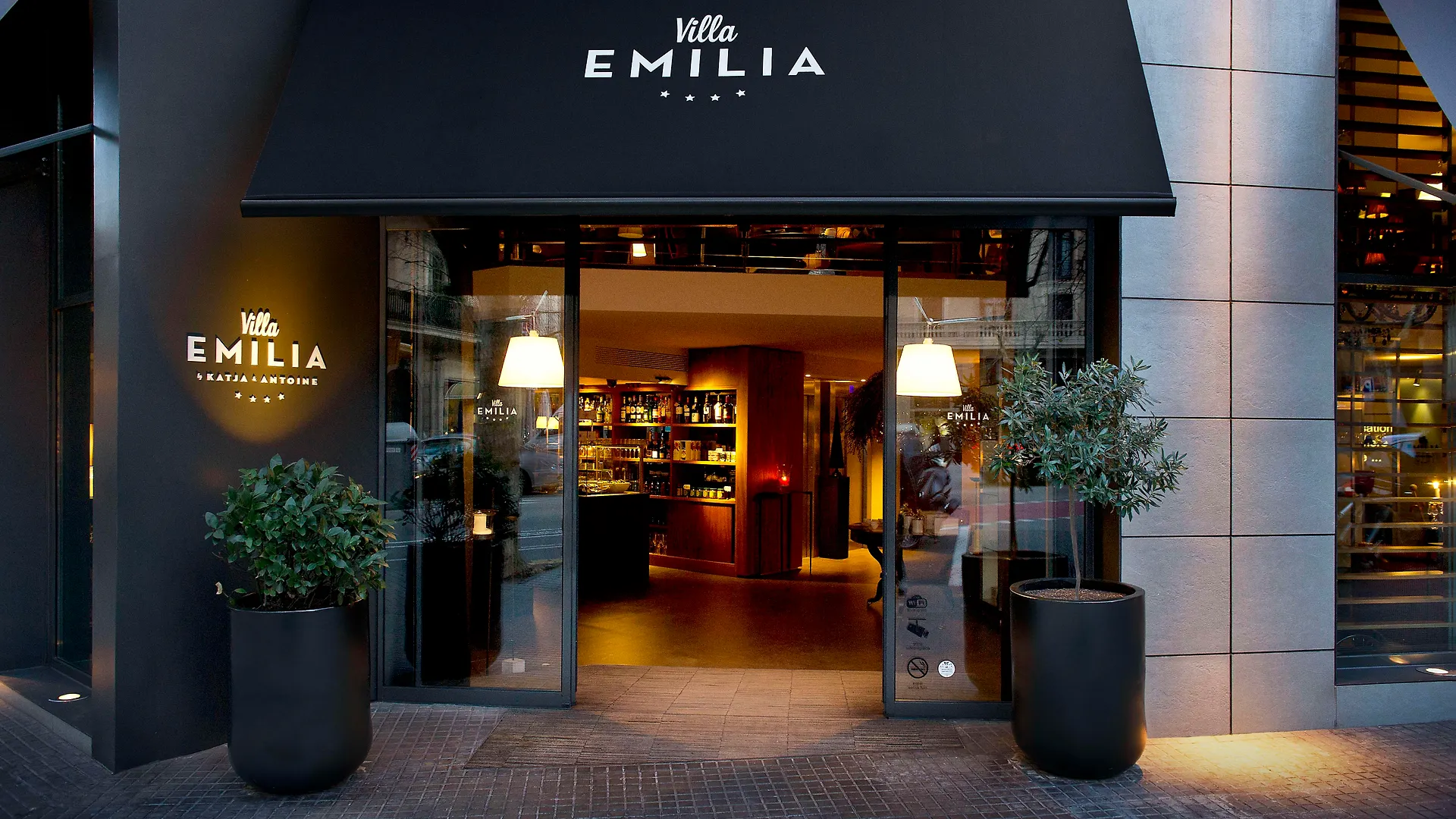 Hotel Villa Emilia Barcelona 4*,