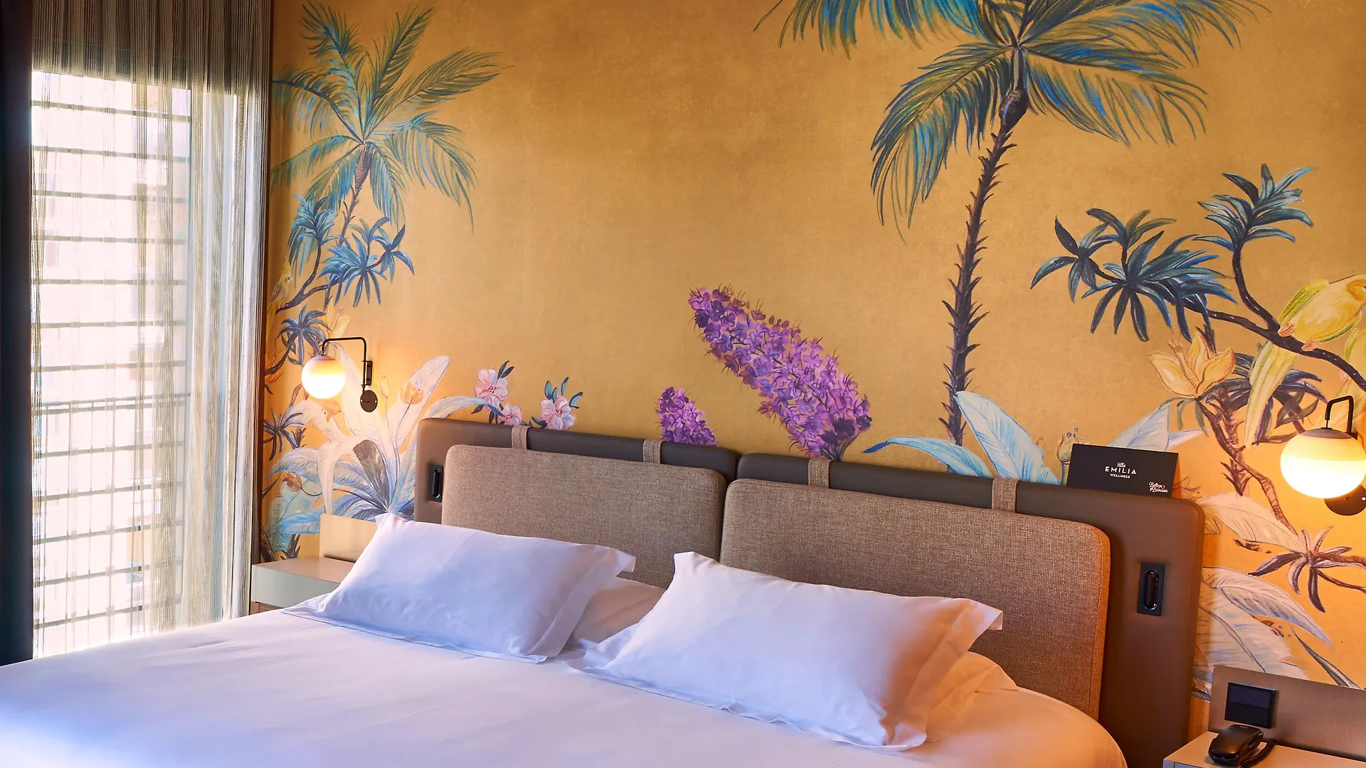 Hotel Villa Emilia Barcelona 4*,
