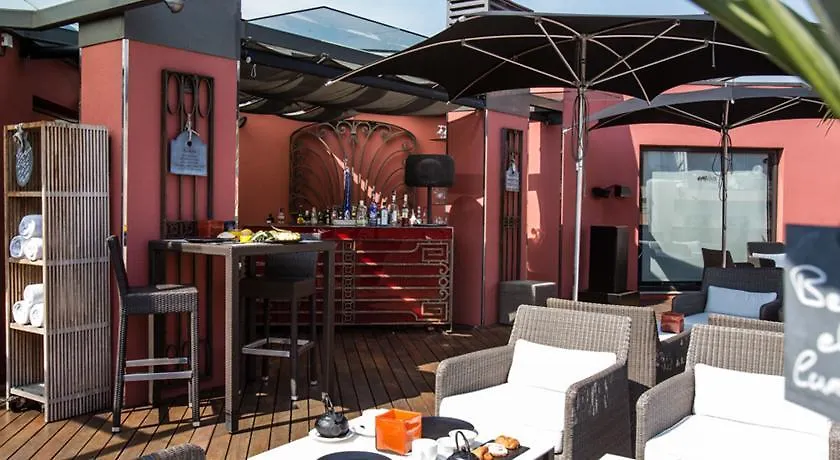 Hotel Villa Emilia Barcelona 4*,