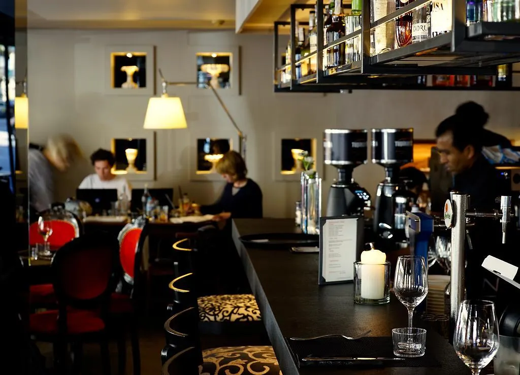 Hotel Villa Emilia Barcelona 4*,